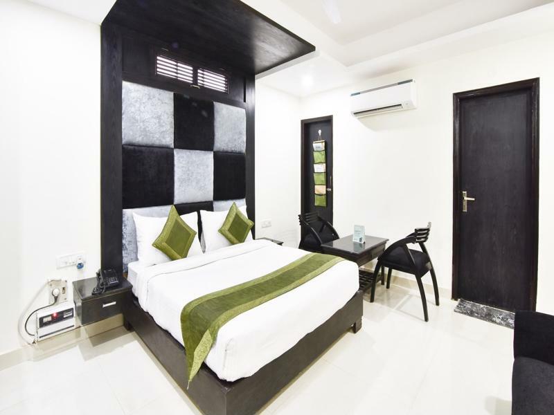 Treebo Mehar Castle Hotel Delhi  Exterior foto