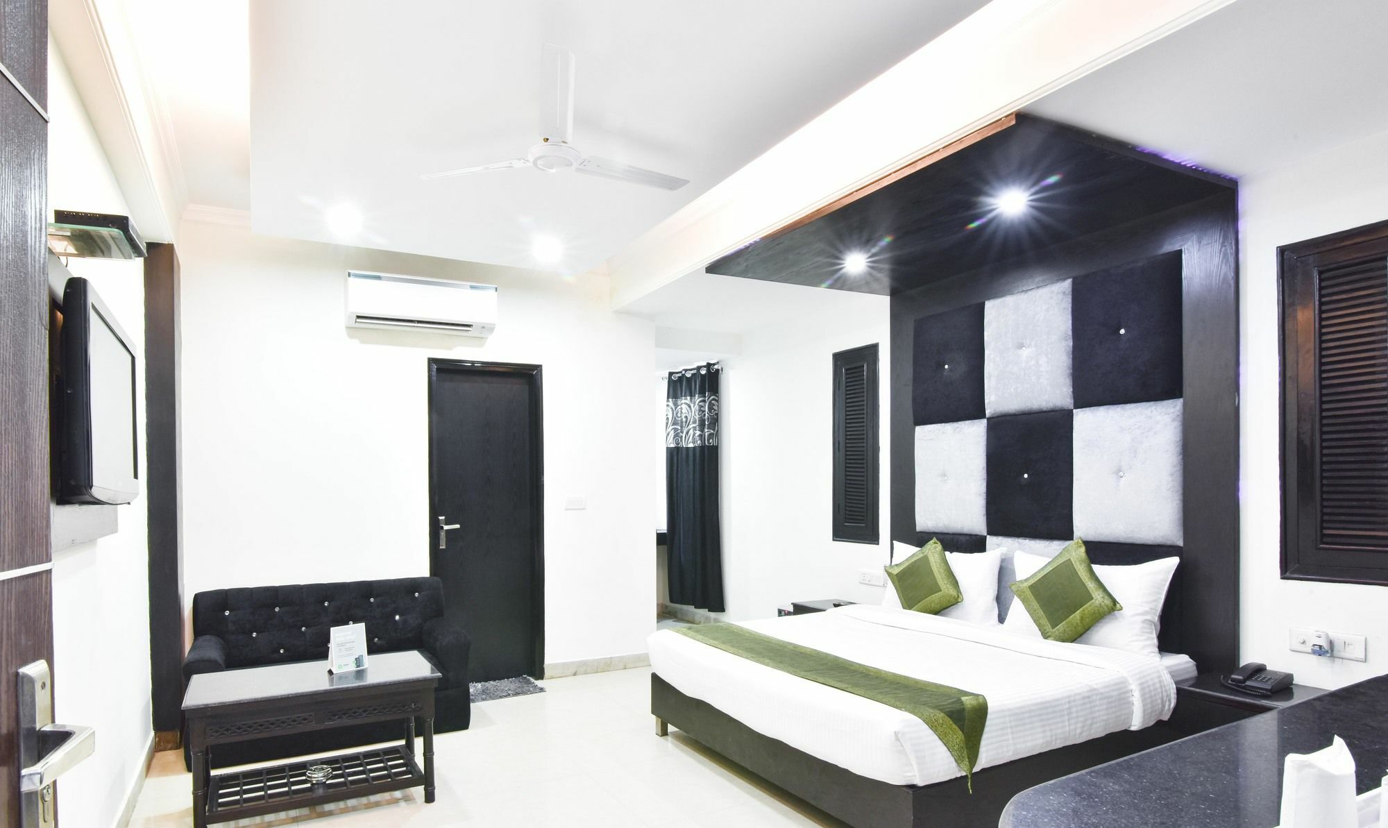 Treebo Mehar Castle Hotel Delhi  Exterior foto