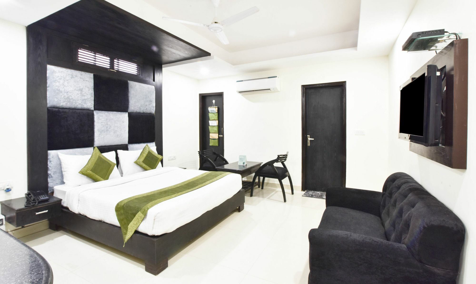 Treebo Mehar Castle Hotel Delhi  Exterior foto